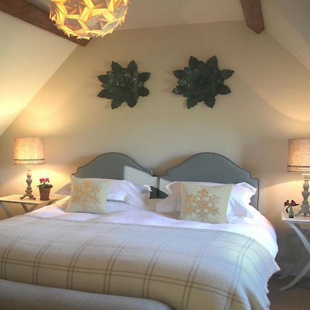 The Swan Inn Swinbrook Burford Exterior photo