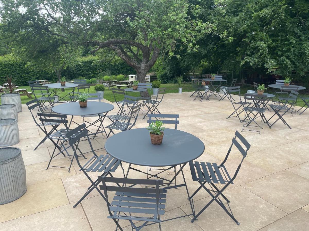 The Swan Inn Swinbrook Burford Exterior photo