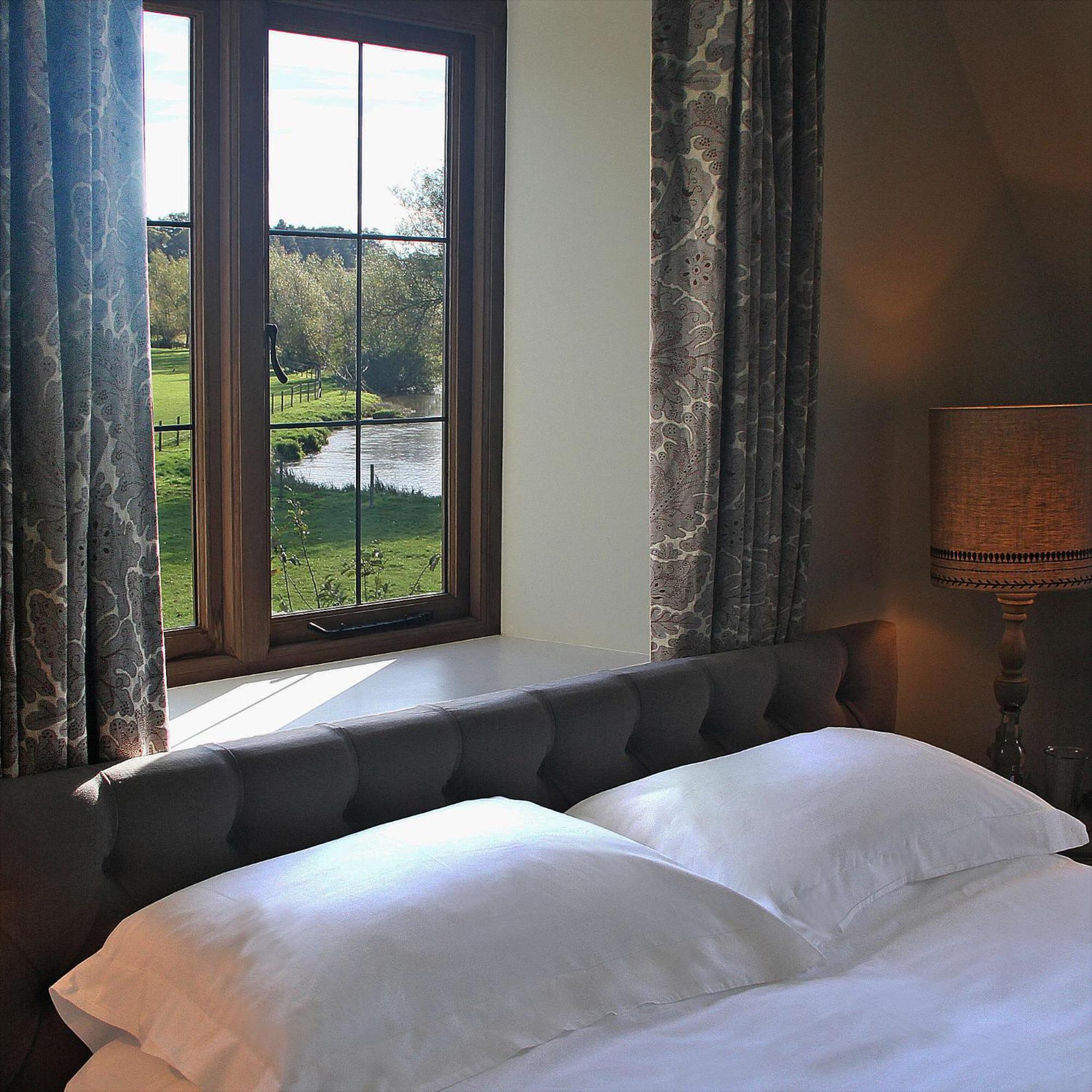 The Swan Inn Swinbrook Burford Exterior photo